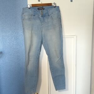 Torrid Women's Light Blue Skinny Jeans